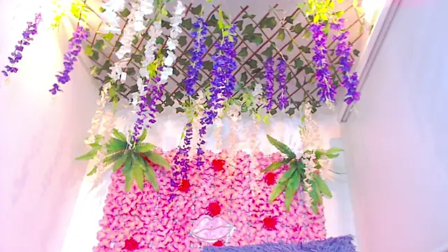 BLONDE SEXYHOT online show from 11/28/25, 11:05