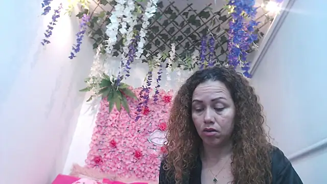 BLONDE SEXYHOT online show from 11/04/25, 09:40