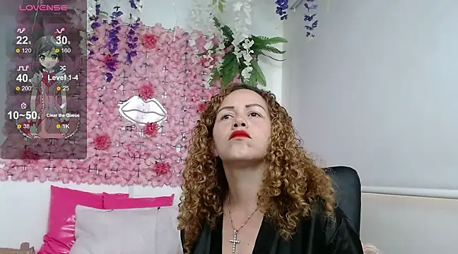 Snapshot of BLONDE_SEXYHOT chatting on 02/20/25, 06:03 BLONDE SEXYHOT online show from 02/20/25, 06:03