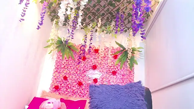 BLONDE SEXYHOT online show from 11/03/25, 11:30