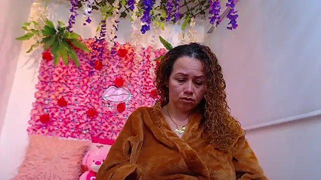 BLONDE SEXYHOT online show from 12/20/25, 09:06