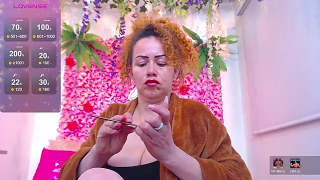 BLONDE SEXYHOT online show from 02/09/26, 01:09