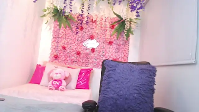 BLONDE SEXYHOT online show from 10/28/25, 10:31