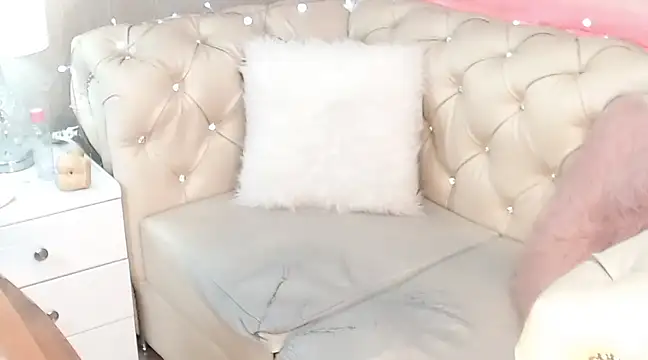 Snapshot of Barbie_Fox chatting on 02/19/25, 10:09 Barbie Fox online show from 02/19/25, 10:09
