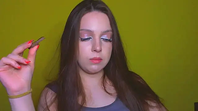 Snapshot of miss_merciless_ chatting on 05/18/26, 04:45 miss merciless online show from 05/18/26, 04:45