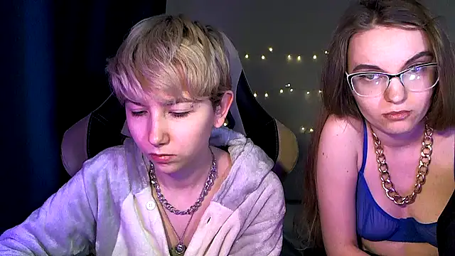 velvetvalkyries online show from 03/18/25, 02:50