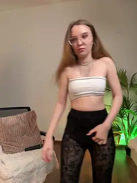 velvetvalkyries online show from 02/25/25, 04:46