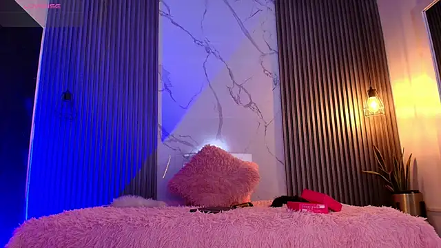 Iamvictoria06 online show from 10/18/25, 08:11