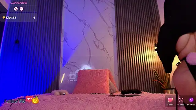 Iamvictoria06 online show from 10/31/25, 07:32