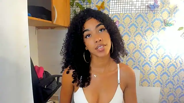 Snapshot of sasha_fox00 chatting on 02/27/25, 04:35 sasha fox00 online show from 02/27/25, 04:35