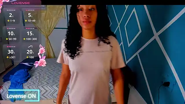 Snapshot of sasha_fox00 chatting on 09/27/25, 04:29 sasha fox00 online show from 09/27/25, 04:29