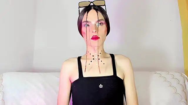 TatiGil online show from 10/28/25, 02:12