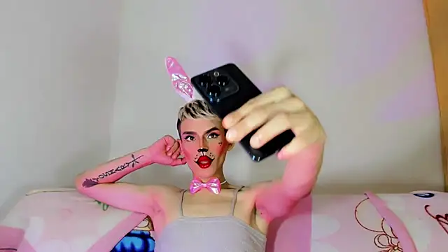 TatiGil online show from 10/15/25, 04:11