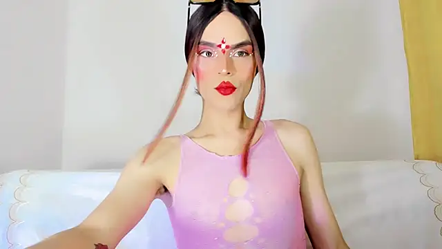 TatiGil online show from 10/16/25, 07:22