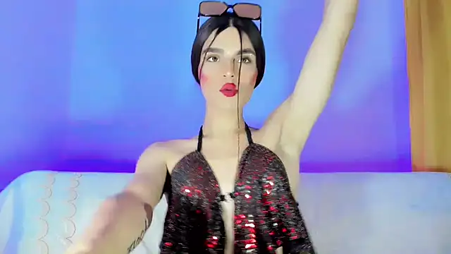 TatiGil online show from 10/31/25, 05:20