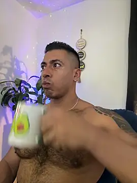 aaroncolombia online show from 09/13/25, 12:16