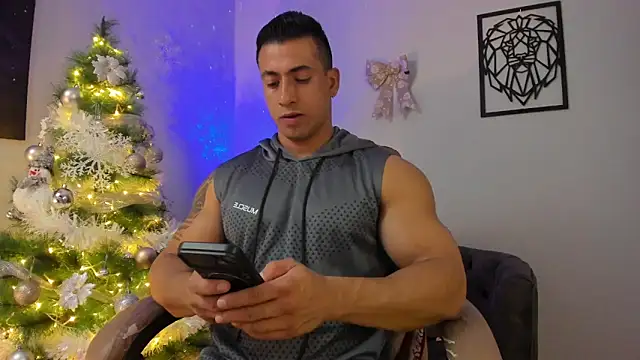 aaroncolombia online show from 12/11/24, 01:15