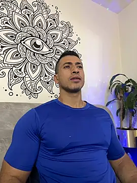 aaroncolombia online show from 11/08/25, 12:14