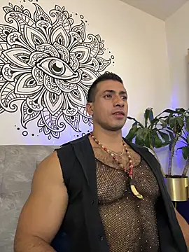 aaroncolombia online show from 10/31/25, 11:11