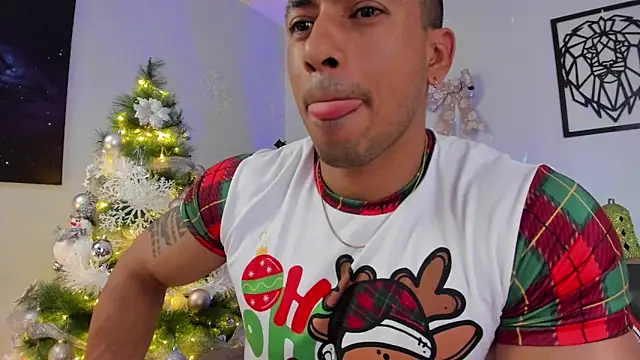aaroncolombia online show from 12/10/24, 01:22