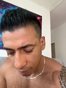 aaroncolombia online show from 11/23/25, 03:55