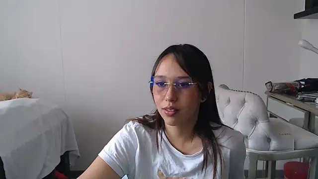 Skarlet Adams28 online show from 02/10/25, 07:07