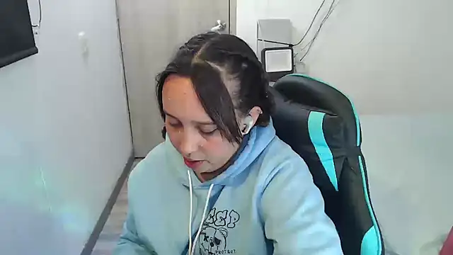 Skarlet Adams28 online show from 11/27/25, 10:32