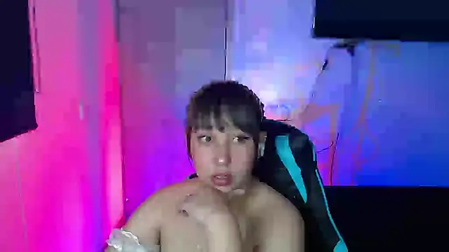 Skarlet Adams28 online show from 04/13/26, 07:51