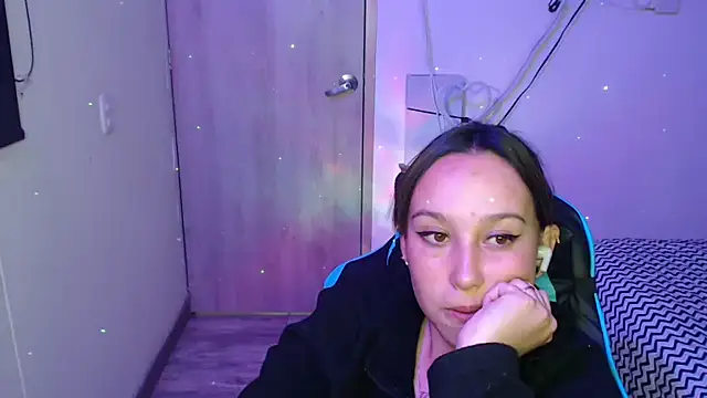 Skarlet Adams28 online show from 02/06/26, 03:02