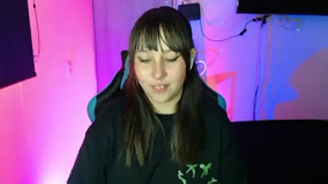 Skarlet Adams28 online show from 04/07/26, 10:33