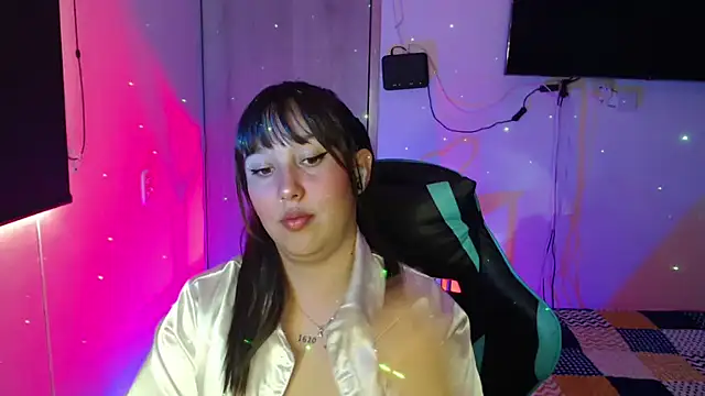 Skarlet Adams28 online show from 04/08/26, 07:26