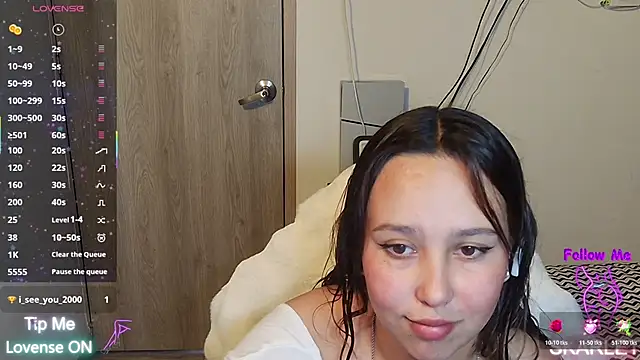 Skarlet Adams28 online show from 11/04/25, 06:55