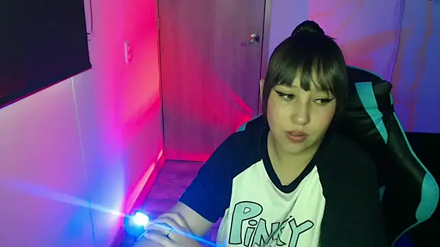 Skarlet Adams28 online show from 04/16/26, 08:42