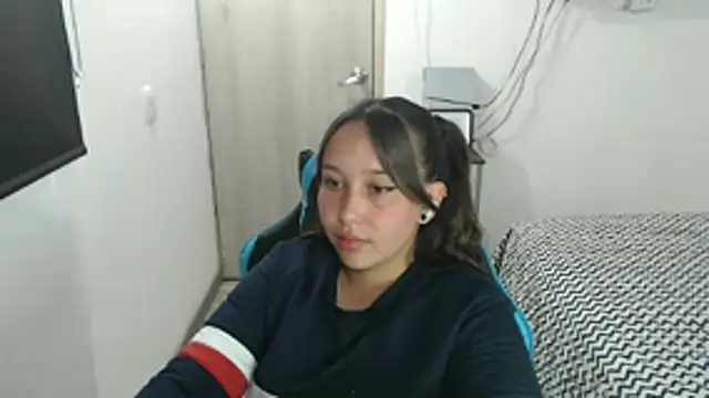 Skarlet Adams28 online show from 12/04/25, 06:18