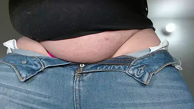 Snapshot of EmmyHorny_ chatting on 01/18/26, 04:16 EmmyHorny online show from 01/18/26, 04:16