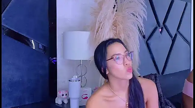 Snapshot of KylieWhite chatting on 03/15/25, 04:10 KylieWhite online show from 03/15/25, 04:10