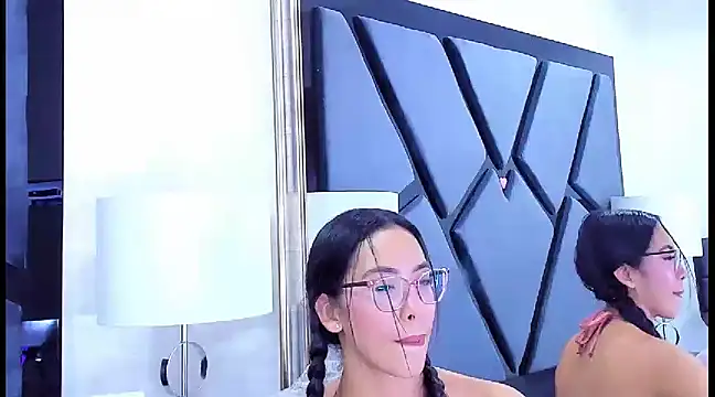 Snapshot of KylieWhite chatting on 02/17/25, 05:34 KylieWhite online show from 02/17/25, 05:34