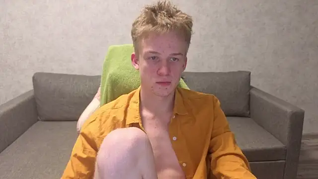 Snapshot of sweetserenity5 chatting on 12/19/25, 04:20 sweetserenity5 online show from 12/19/25, 04:20