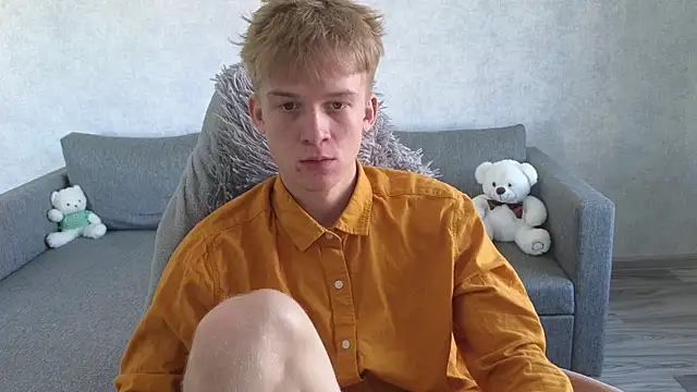 Snapshot of sweetserenity5 chatting on 09/18/25, 05:32 sweetserenity5 online show from 09/18/25, 05:32