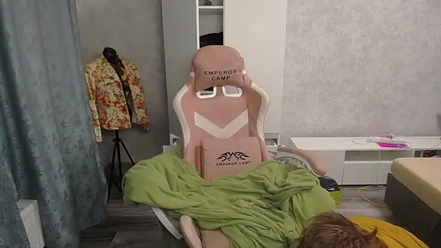 Snapshot of sweetserenity5 chatting on 02/14/25, 08:37 sweetserenity5 online show from 02/14/25, 08:37