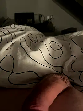 CroKita17 online show from 10/20/25, 08:09