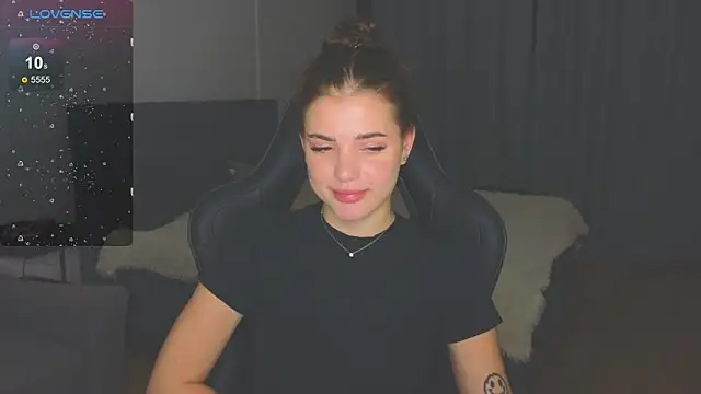 adrianawow1 online show from 11/08/25, 03:10