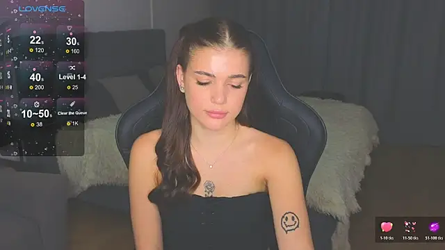 adrianawow1 online show from 10/20/25, 08:53