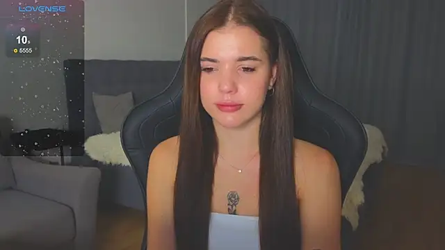 Snapshot of adrianawow1 chatting on 09/30/25, 11:33 adrianawow1 online show from 09/30/25, 11:33