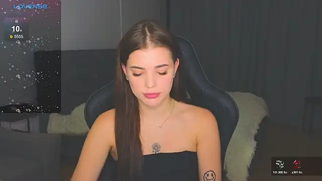 adrianawow1 online show from 11/05/25, 02:14