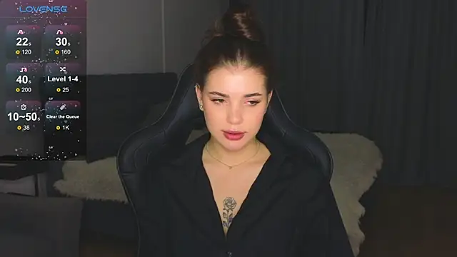 adrianawow1 online show from 11/19/25, 02:11