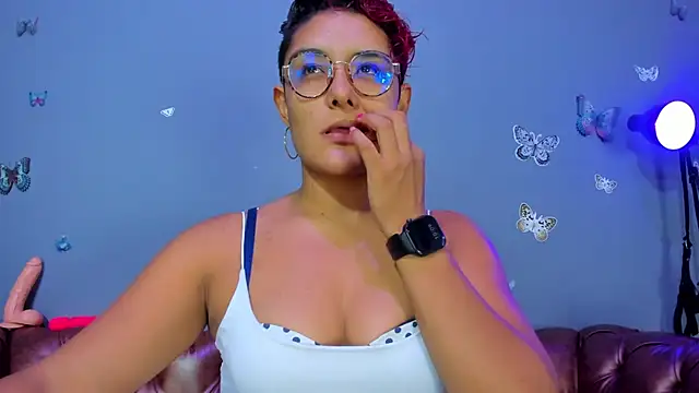 Snapshot of Kaira_mosse chatting on 06/12/26, 03:10 Kaira mosse online show from 06/12/26, 03:10