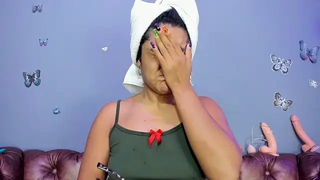 Snapshot of Kaira_mosse chatting on 11/21/25, 11:42 Kaira mosse online show from 11/21/25, 11:42