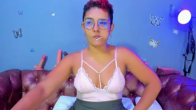 Kaira mosse online show from 04/18/26, 11:34