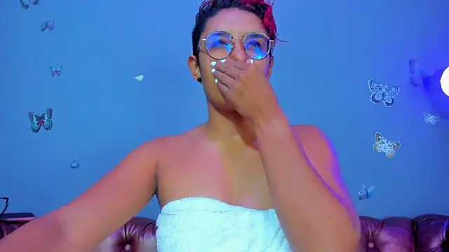 Kaira mosse online show from 04/28/26, 11:58